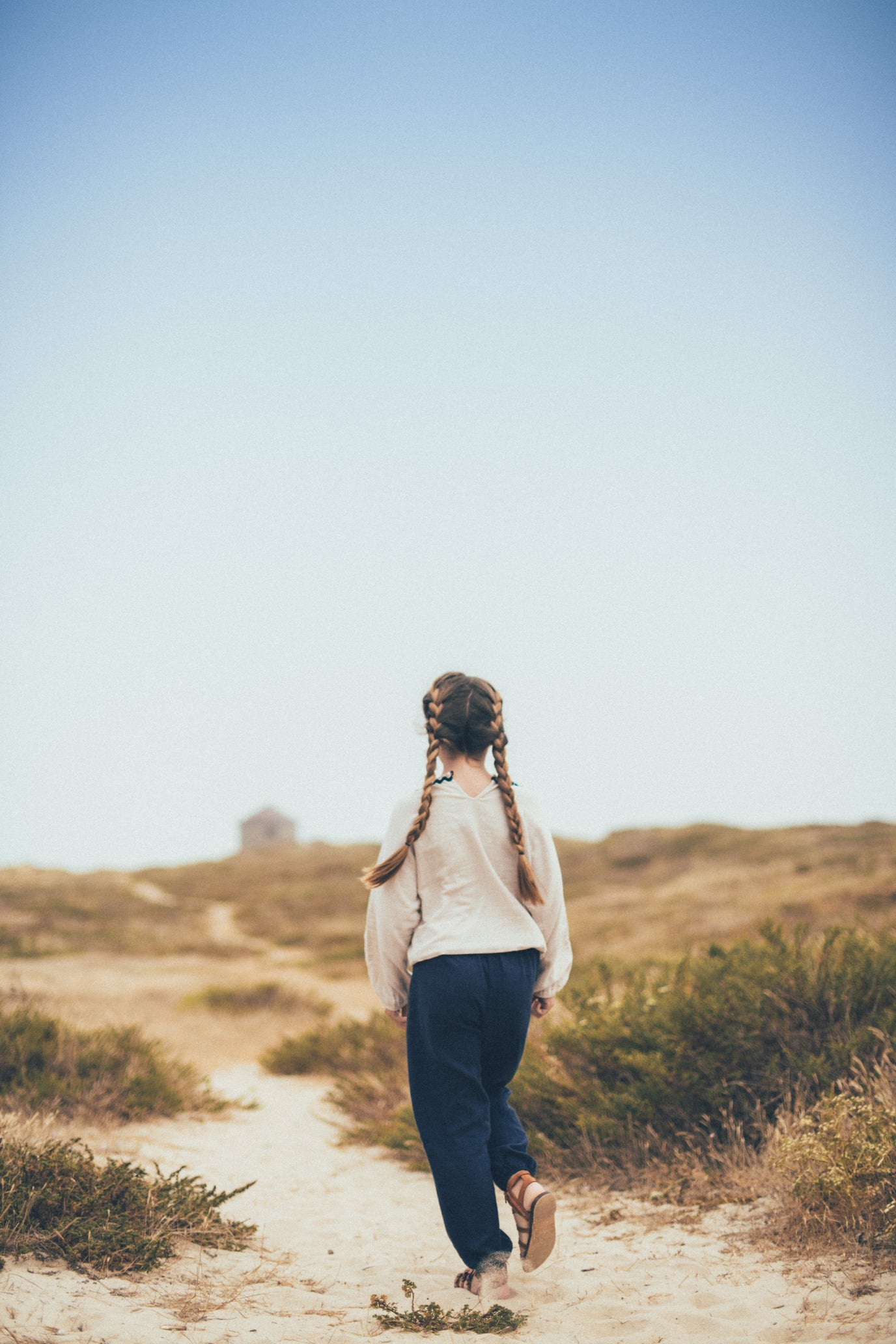linen pants outfit